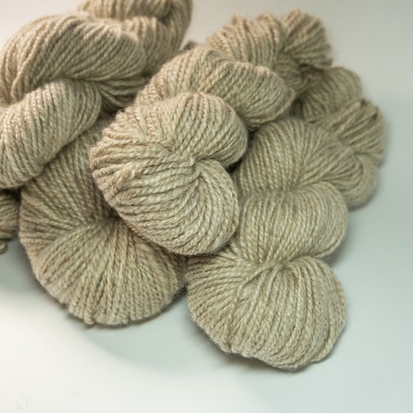 Off White Handspun Yarn Shetland Natural 2-Ply Wool 70 Yards - Picture 4 of 6